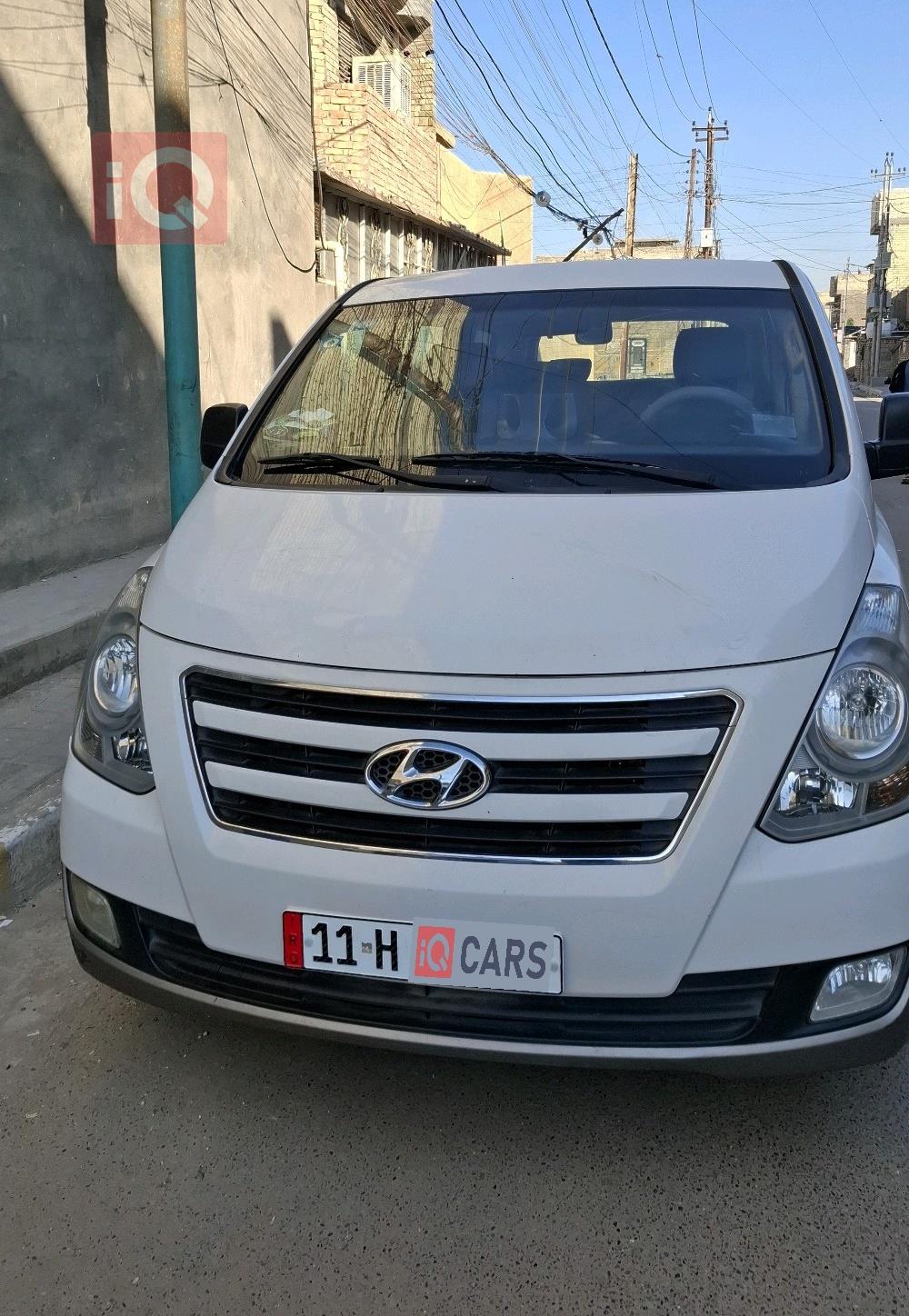 Hyundai Starex